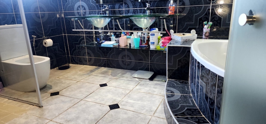 To Let 2 Bedroom Property for Rent in Newfields Western Cape